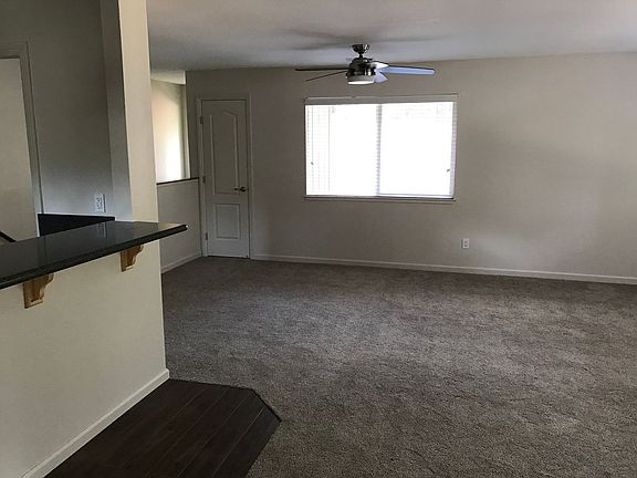 4th image of 952 Merced Ave