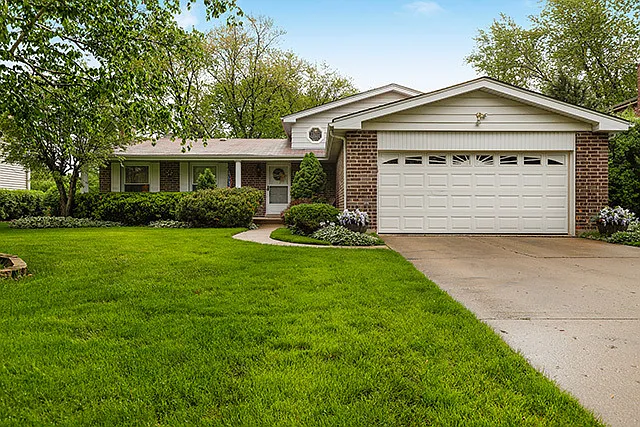 909 N Brentwood Ln photo 1