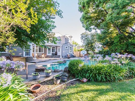 5th image of 4017 Esperanza Dr