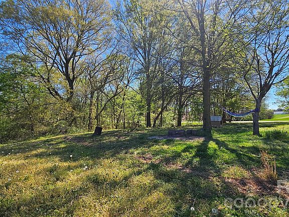 5th image of 2907 New Salem Rd