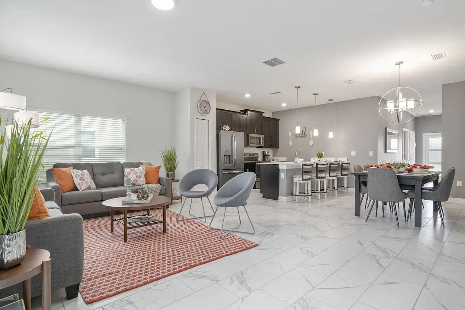 5 bed, 4.0 bath, $8,952 — Photo 2