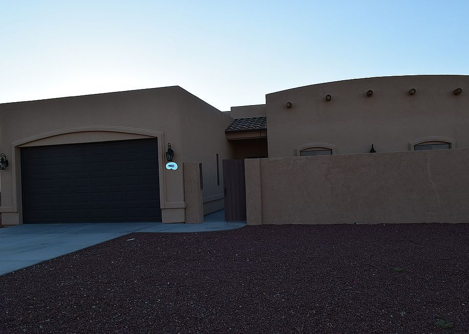 1st image of 2595 Everglades Dr