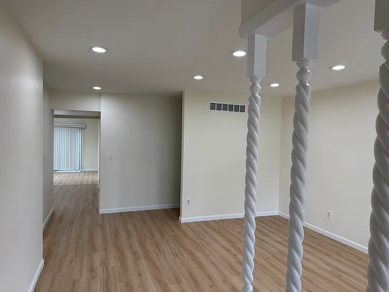 4741 Bloomfield Dr — Photo 5