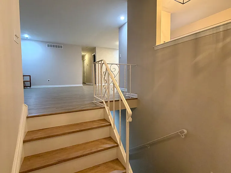 11720 Kelvin Ave — Photo 2