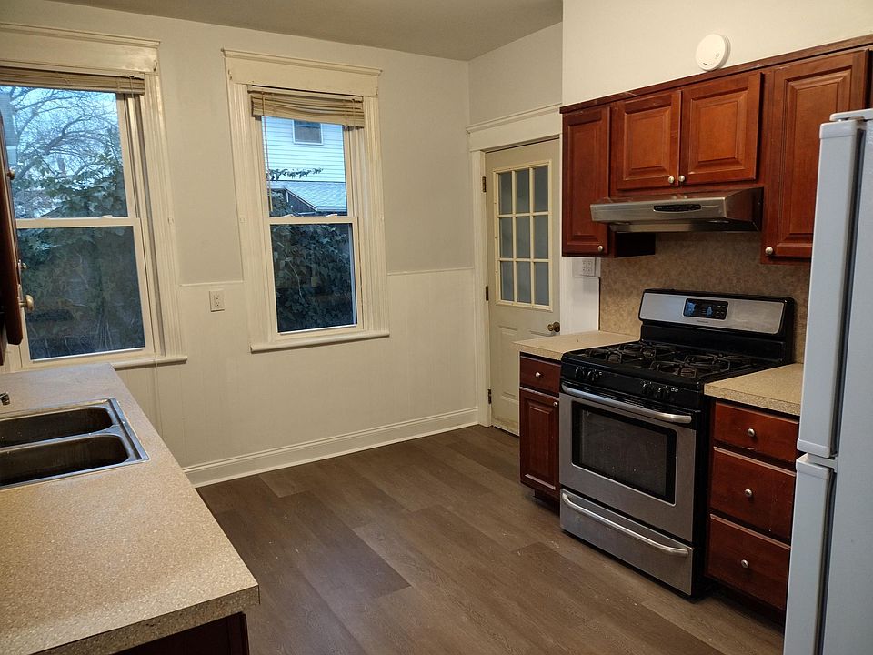 1st image of 350 Wright Ave