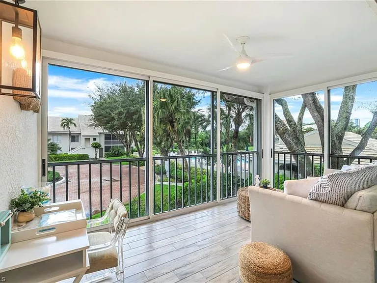 790 Willowbrook Dr #305 — Photo 14