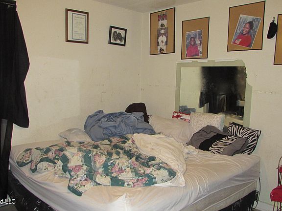 5th image of 4011 Nassau St