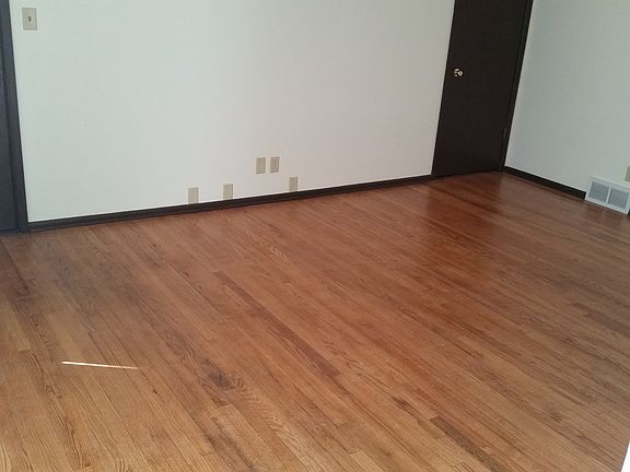 2nd image of N88W15115 Cleveland Ave #106