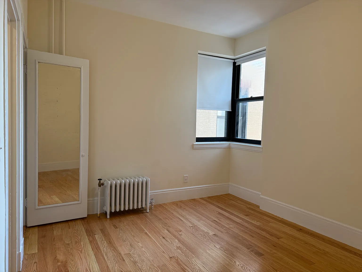 Studio, 600 sqft, $2,400 — Photo 2