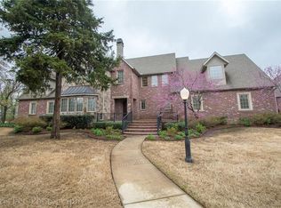 1117 N Summersby Dr, Fayetteville, AR 72701