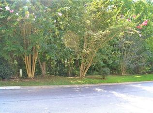 136 Buckingham Dr, Hiram, GA 30141