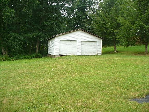 3rd image of 134 Sunnyside Dr