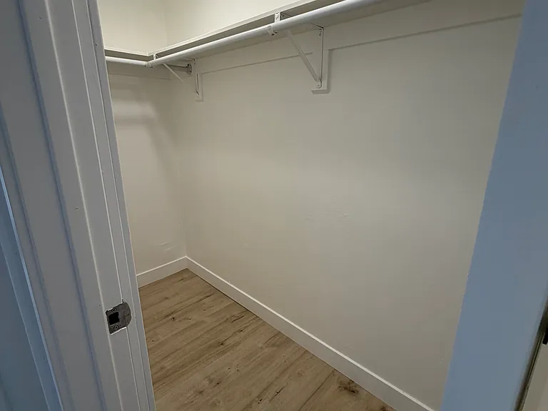 1802 W Vogel Ave #4 — Photo 1