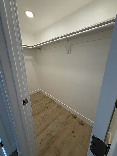 1802 W Vogel Ave #4 Photo 1