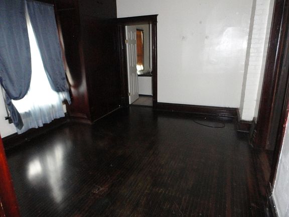 3rd image of 256 N Greenwood Ave