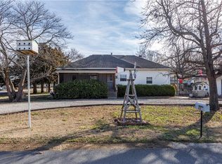 305 S Okmulgee St, Thayer, KS 66776