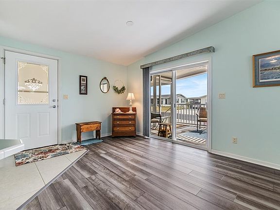 4th image of 37443 Gill Ave