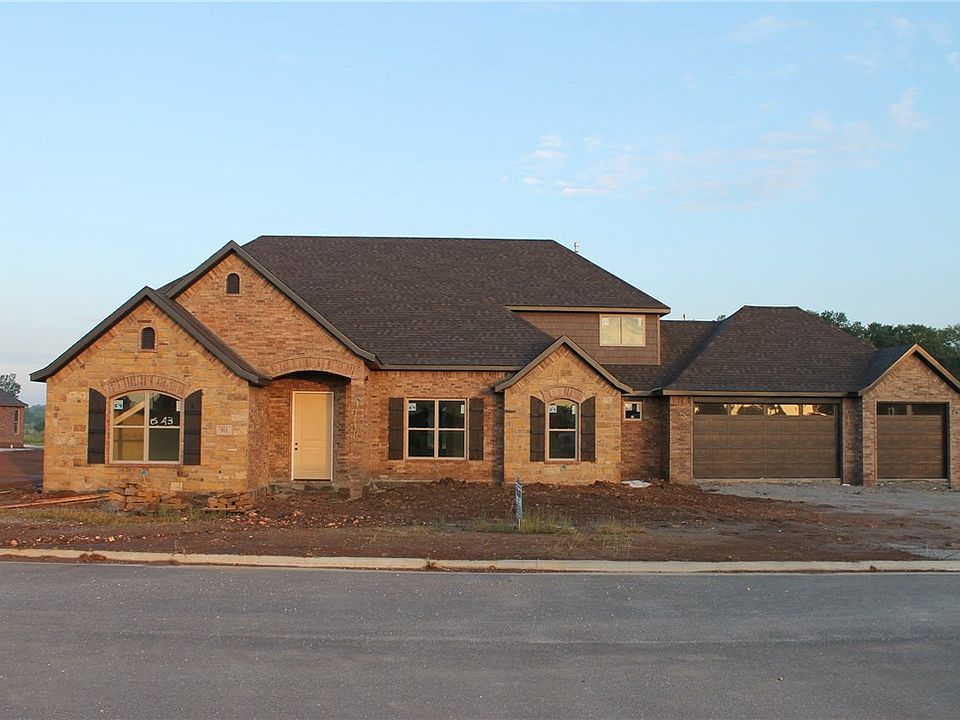 1st image of 911 Clark Cir