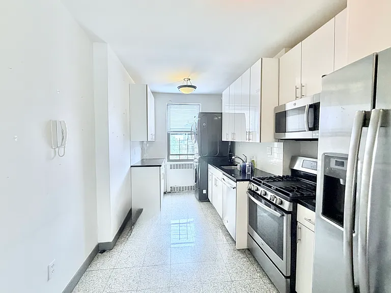 700 Fort Washington Ave #5B — Photo 2