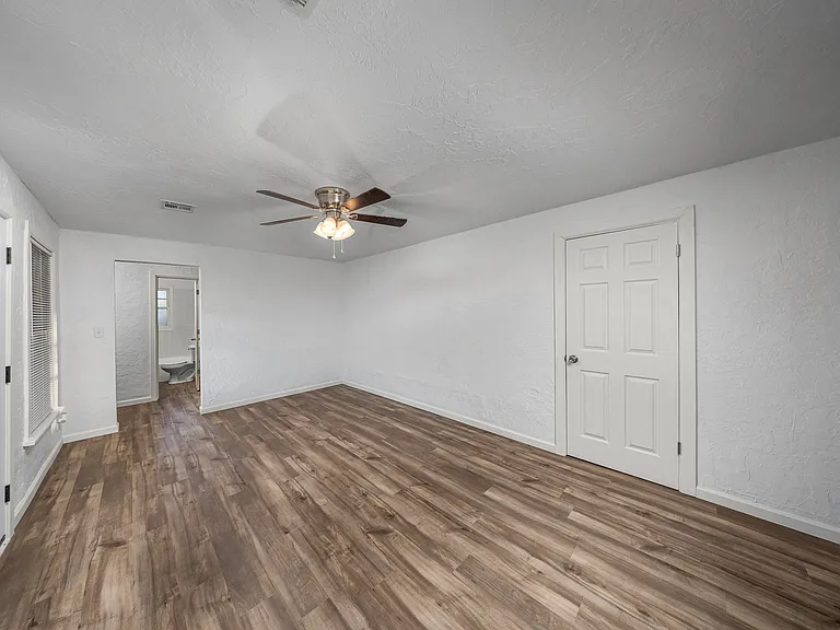1702 NW Euclid Ave — Photo 16