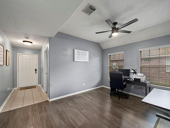 4th image of 6114 Winter Oak St