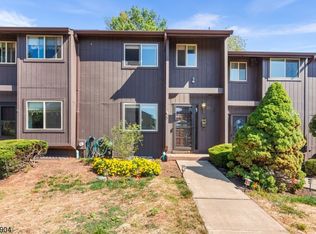 20 Chelsea Way, Bridgewater, NJ 08807