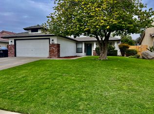 5426 W Ashland Ct, Visalia, CA 93277