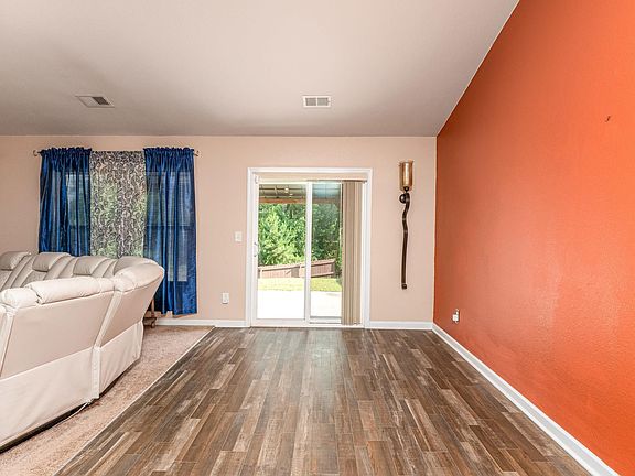 3rd image of 126 Sundew Rd