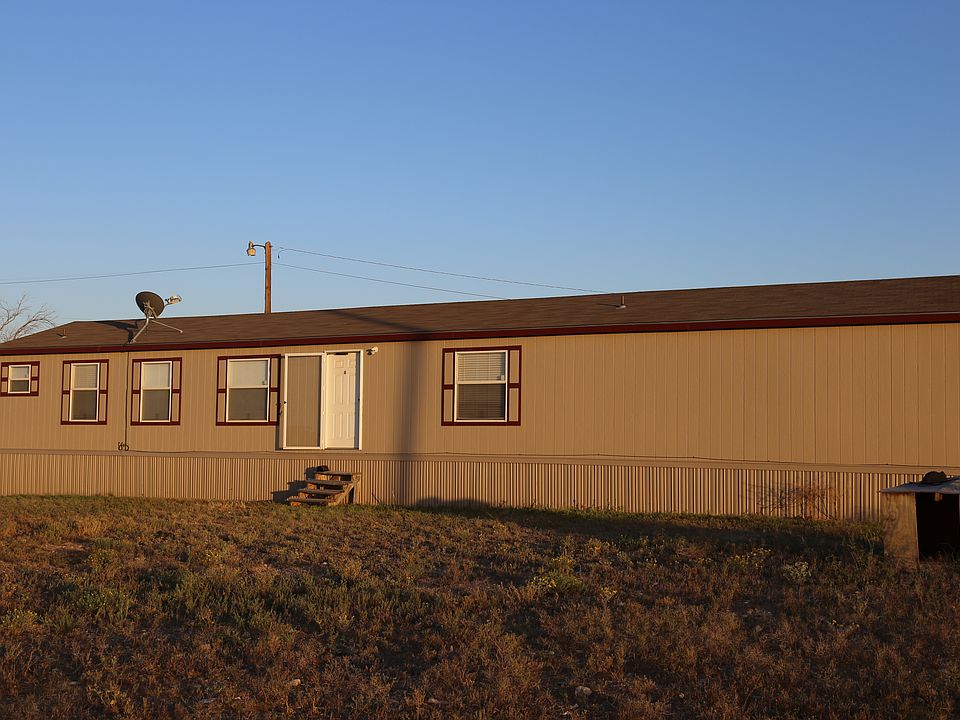 1st image of 902 N Monahans Dr