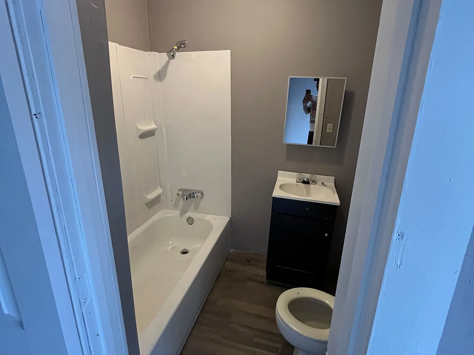 4902 Linden St - B — Photo 3