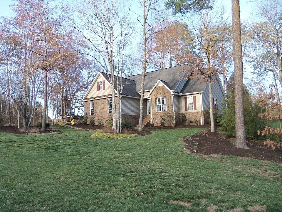 1st image of 1705 Wellington Ave