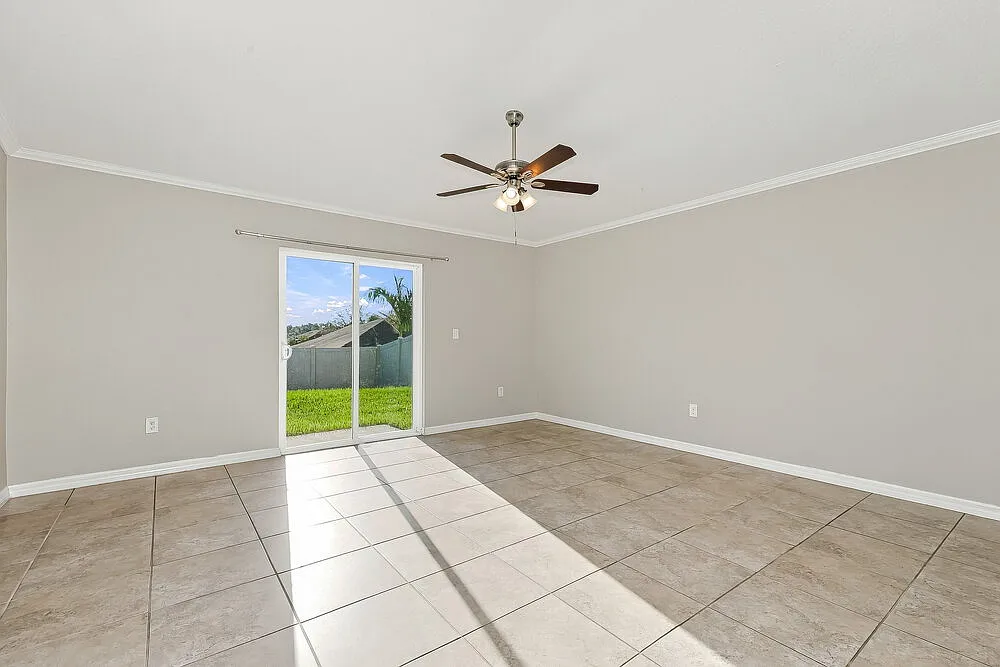 4 bed, 2.0 bath, 1835 sqft, $2,395 — Photo 4