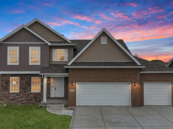 8247 Dylan Dr, Merrillville, IN 46410