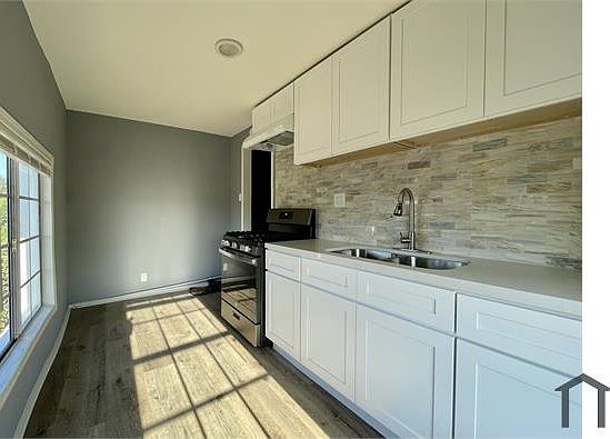2nd image of 1647 W 12th Pl APT 4