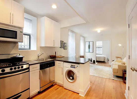 Sold by Warburg | media 3