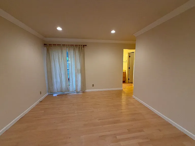 1186 Stafford Dr — Photo 12