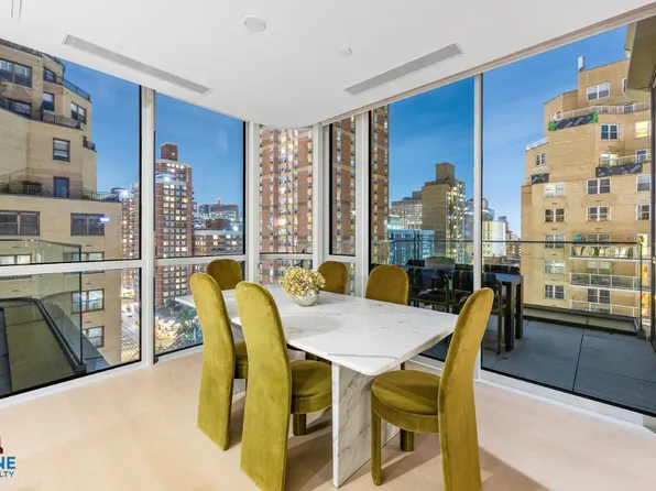 250 East 25th Street image 11 of 32