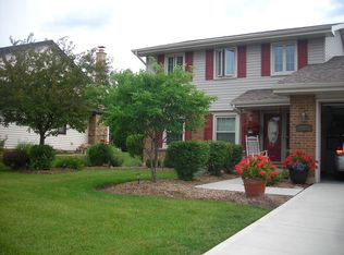 708 Thames Dr, Schaumburg, IL 60193