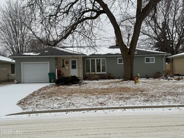 810 S Viola St, Milbank, SD 57252