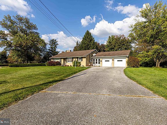 2nd image of 240 Orchard Cir