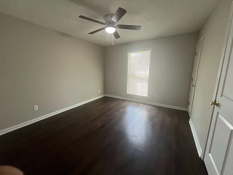 2711 Fairlee Dr. — Photo 8