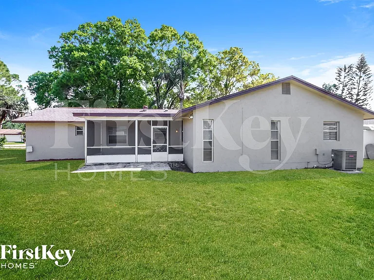 2250 Fallon Blvd NE — Photo 14