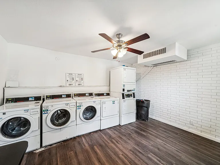 The Elms by ONYX *UNDER NEW MANAGEMENT* Now Offering FREE Prorated Rent! — Photo 10