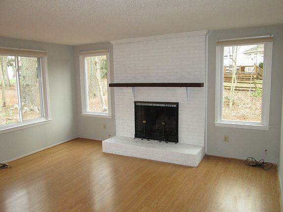 open and airy greatroom, filled with light