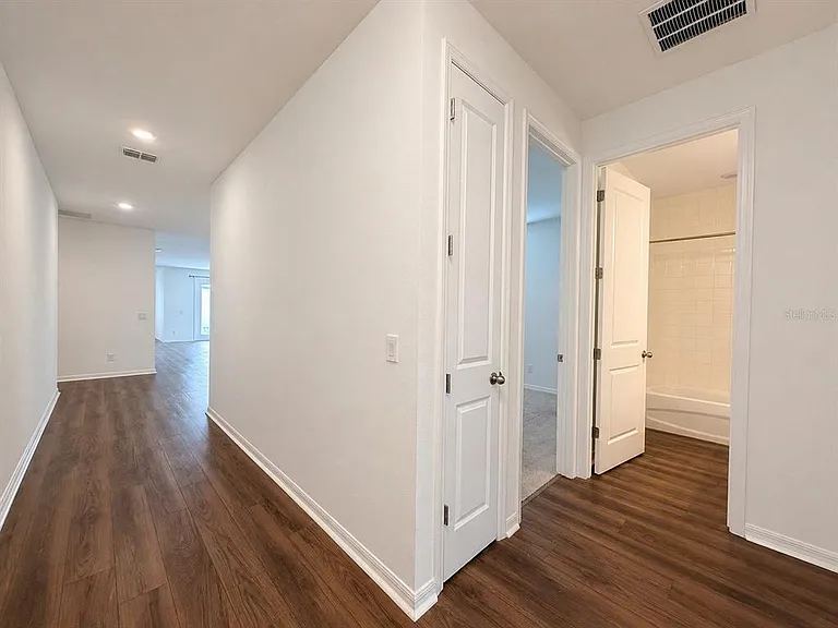 2272 Derwent Dr — Photo 4