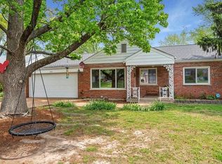 1504 Pinetree Ln, Saint Louis, MO 63119