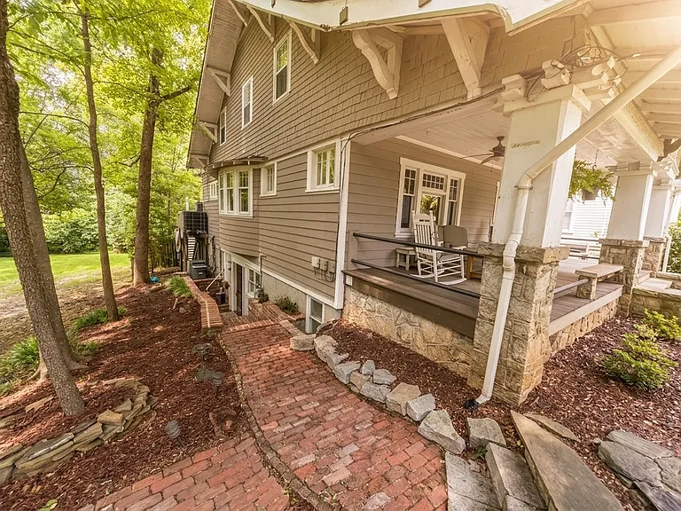 60 Peachtree Hills Ave NE — Photo 2