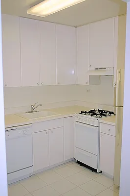 Rented by Carlyle Property Management | media 7