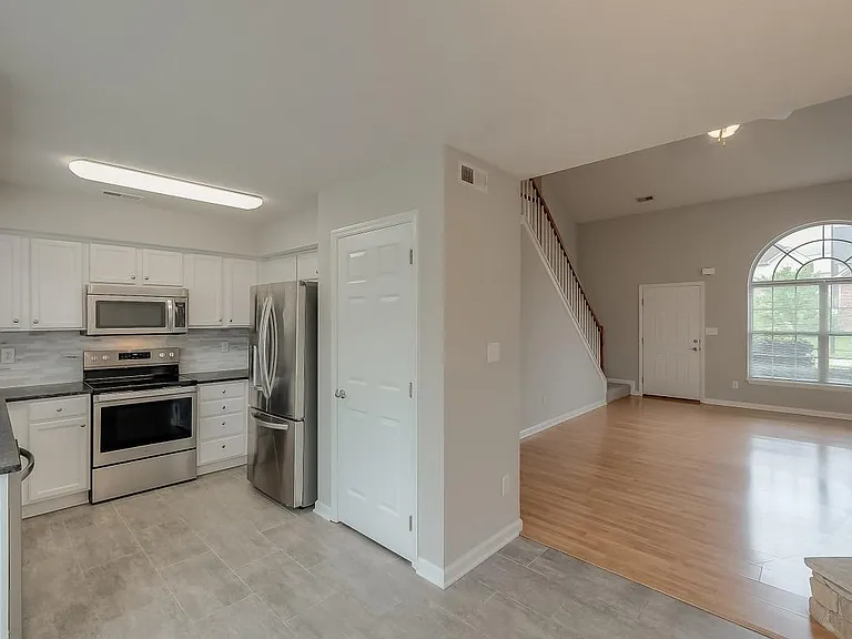 1140 Oatlands Park — Photo 7