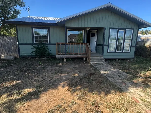 818 W Brazos, Pearsall, TX 78061
